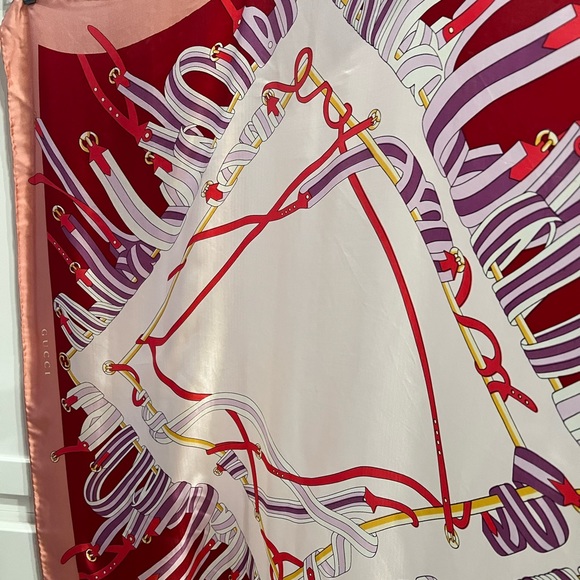 Gucci Equestrian Scarf Pinks (small portion of hem needs repair) - Picture 6 of 12